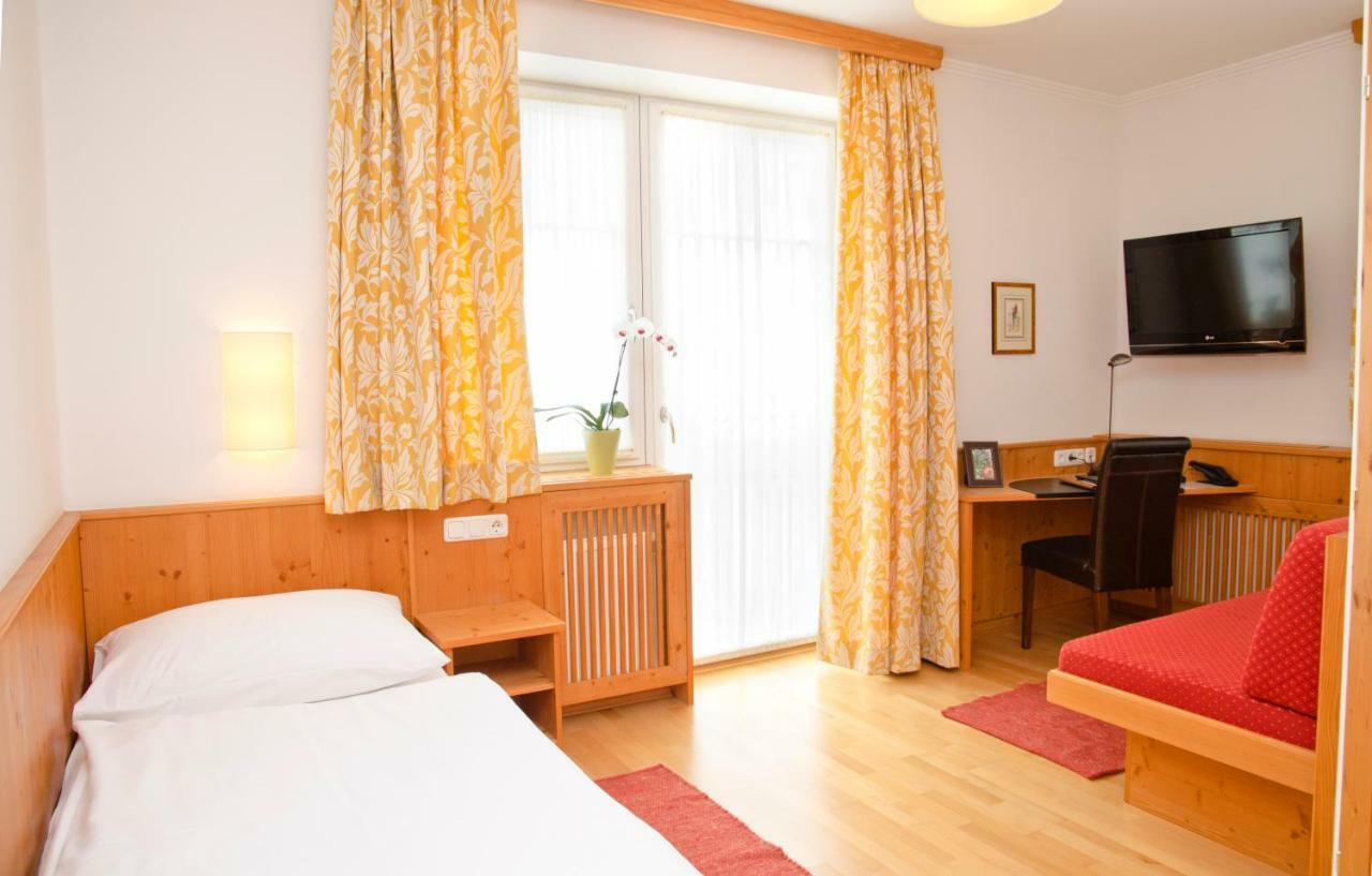 Hotel Gasthof Koenig Кремсмюнстер Екстер'єр фото